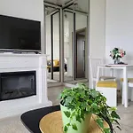 Апартаменти Stylish Escape, Fireplace, Sunset Views *