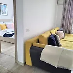 Apartamento Stylish Escape, Fireplace, Sunset Views Bucareste