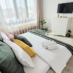 Stylish Escape, Fireplace, Sunset Views * Бухарест