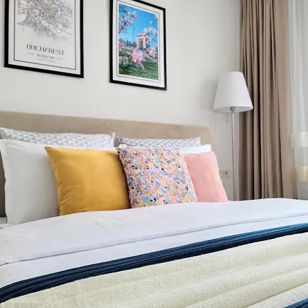 Stylish Escape, Fireplace, Sunset Views Apartament