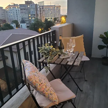 Stylish Escape, Fireplace, Sunset Views * Bukareszt