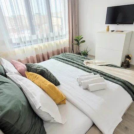 Stylish Escape, Fireplace, Sunset Views * Bucharest