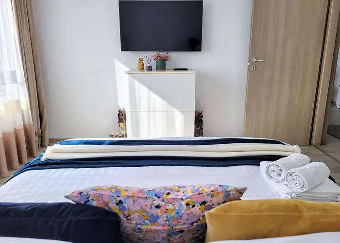 Stylish Escape, Fireplace, Sunset Views Apartament *