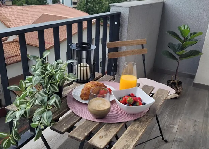 Stylish Escape, Fireplace, Sunset Views Apartament *