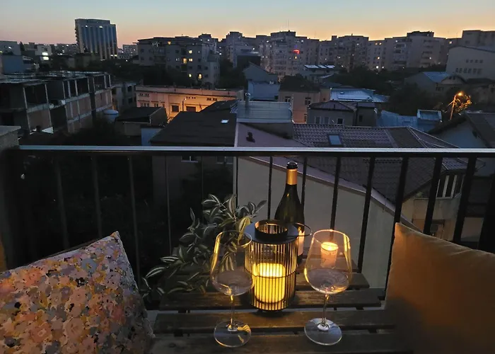 Stylish Escape, Fireplace, Sunset Views *