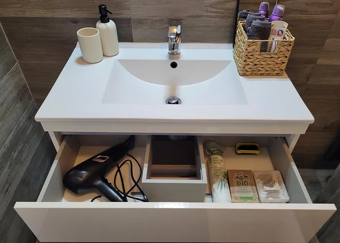 Stylish Escape, Fireplace, Sunset Views *