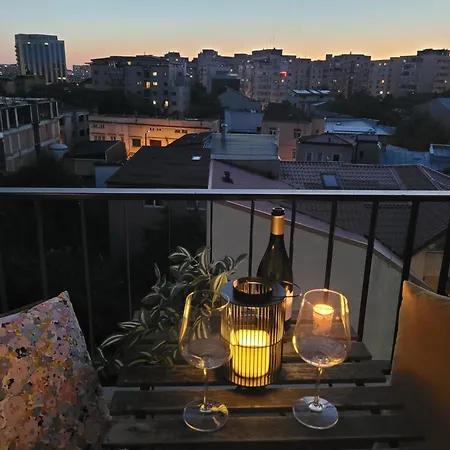 Stylish Escape, Fireplace, Sunset Views *